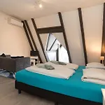 Redlight District Smokers Friendly Private Studio