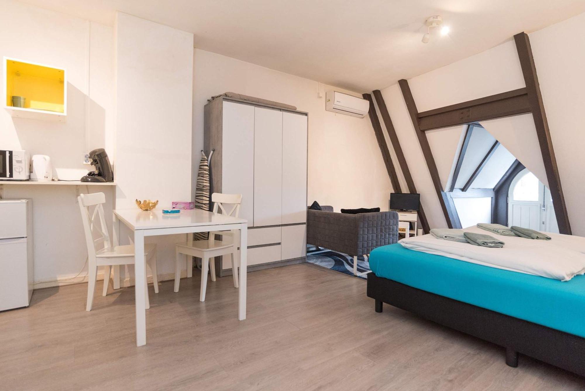 Redlight District Smokers Friendly Private Appartement